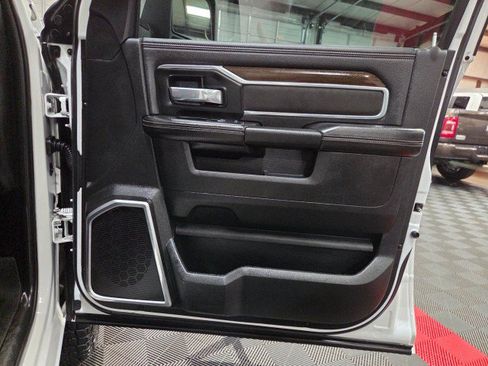 Used 2023 RAM 3500 Laramie AWD/4WD image 40