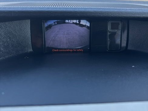 Used 2012 Toyota Sienna SE image 19