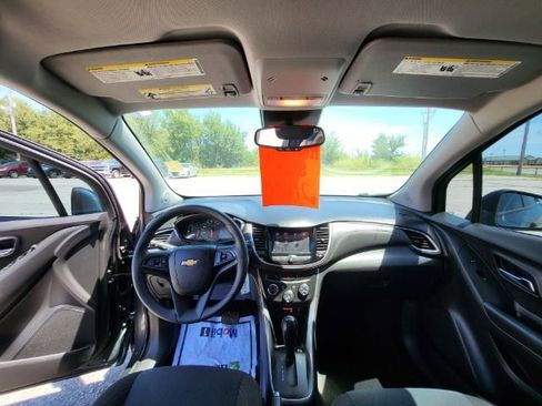 Used 2021 Chevrolet Trax LS w/ Tint and Cruise Package FWD image 17