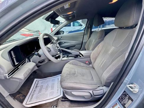 Used 2021 Hyundai Elantra SEL image 14