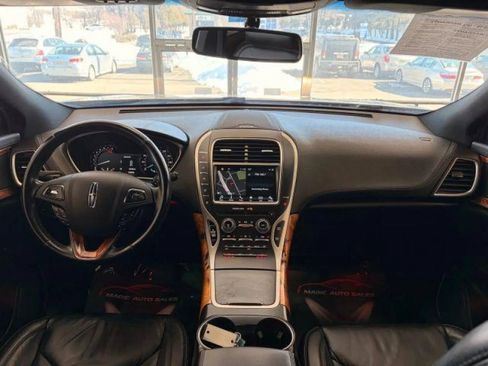 Used 2017 Lincoln MKX Select w/ Select Plus Package AWD/4WD image 21