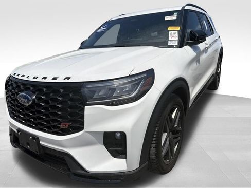 Used 2025 Ford Explorer ST AWD/4WD image 5