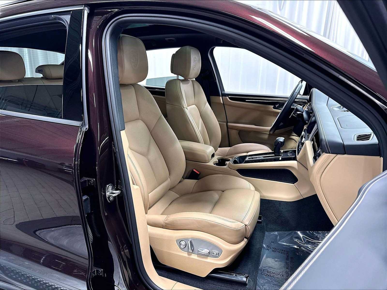 Used 2026 Porsche Macan AWD/4WD image 29