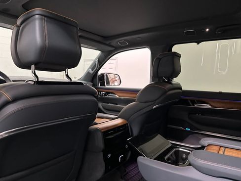 Used 2024 Jeep Grand Wagoneer Series III AWD/4WD image 52