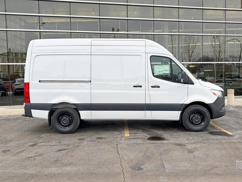 Used 2026 Mercedes-Benz Sprinter 2500 image 2