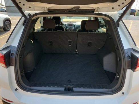 Used 2023 Chevrolet Equinox LT FWD image 12