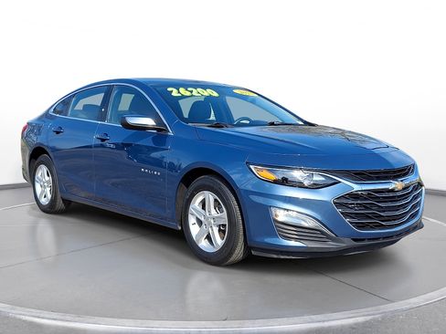 Used 2025 Chevrolet Malibu LS FWD image 1