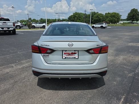 Used 2024 Nissan Altima 2.5 SV FWD image 7
