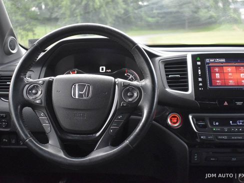 Used 2016 Honda Pilot Touring image 20