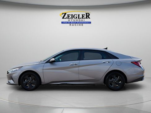Certified 2021 Hyundai Elantra SEL w/ Convenience Package FWD image 4
