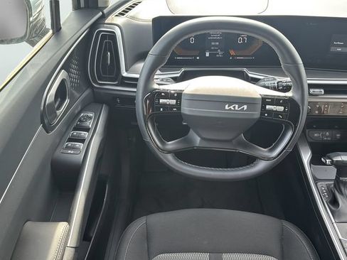 Certified 2026 Kia Sorento LX FWD image 18