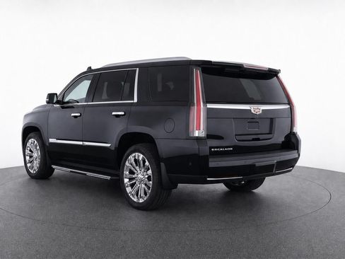 Used 2020 Cadillac Escalade Premium Luxury w/ LPO, Radiant Package RWD image 4