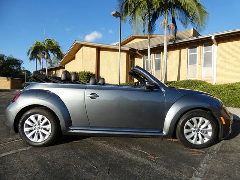 Used 2018 Volkswagen Beetle 2.0T S image 7