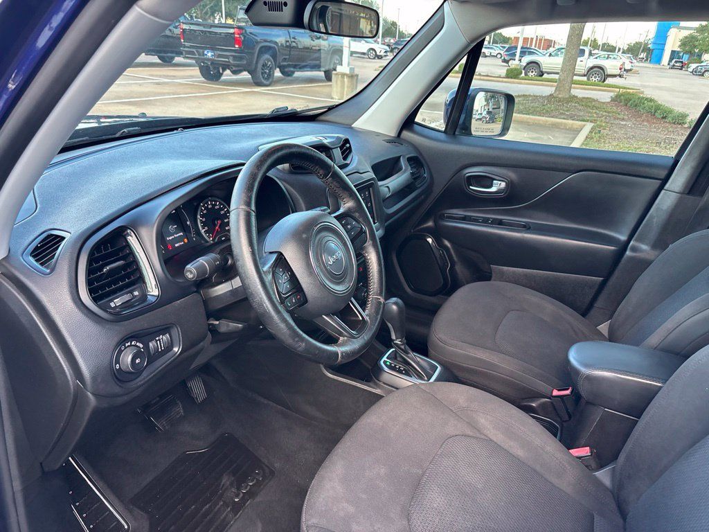Used 2020 Jeep Renegade Altitude FWD image 9