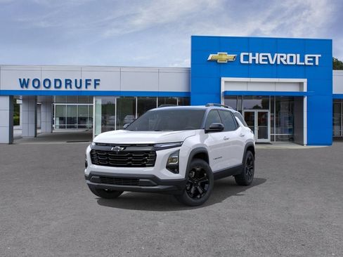 New 2027 Chevrolet Equinox LT w/ Convenience Package II FWD image 8