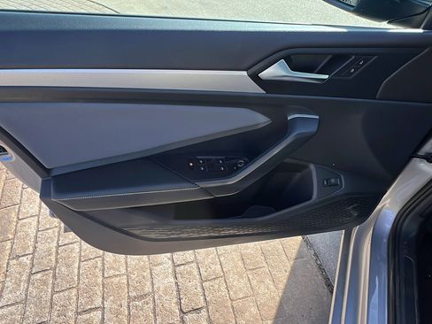 Used 2025 Volkswagen Jetta SE image 14