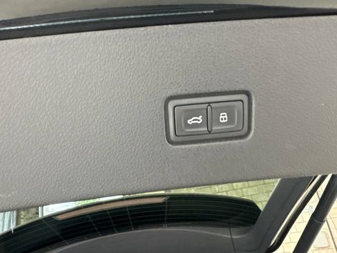 Certified 2025 Audi Q8 Premium Plus AWD/4WD image 21