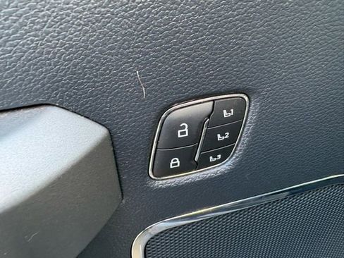 Used 2022 Ford F250 Platinum w/ FX4 Off-Road Package image 11