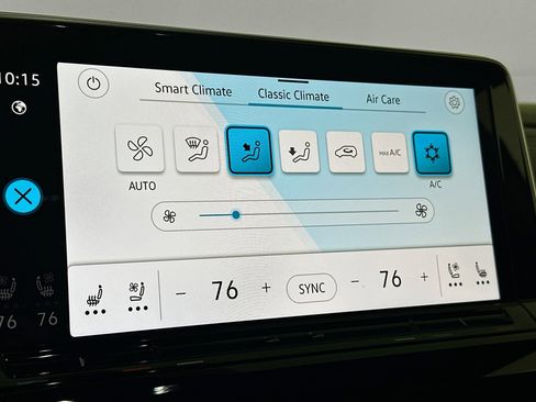 Used 2025 Volkswagen Atlas Cross Sport SE image 15