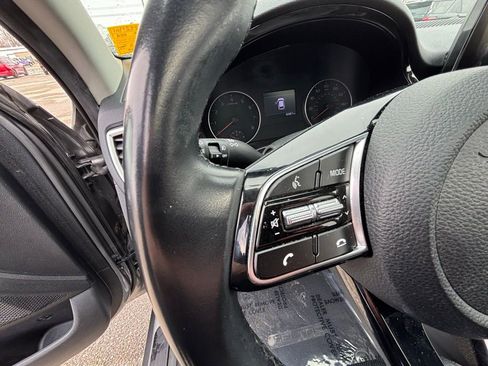 Used 2022 Kia Seltos EX image 16