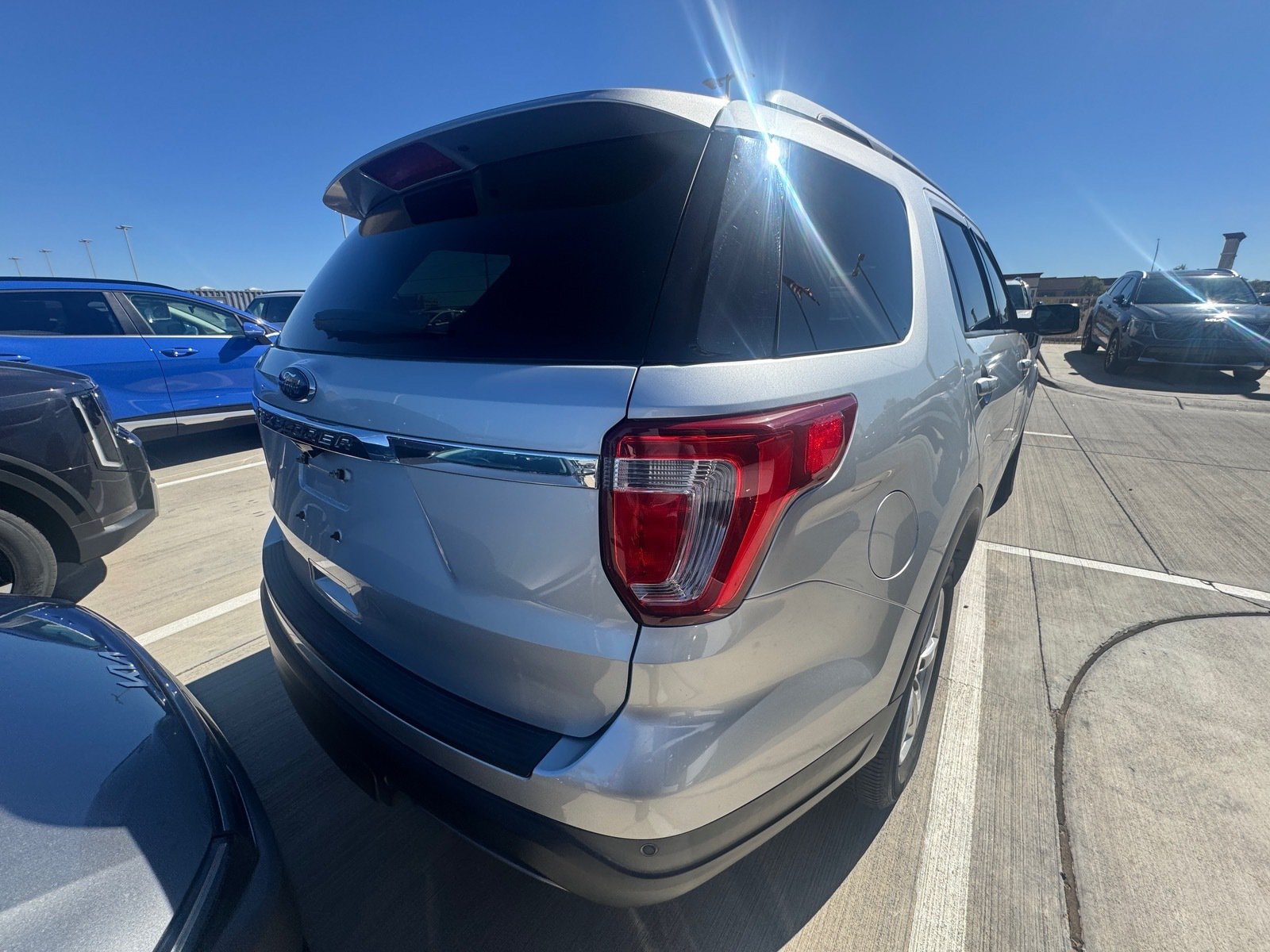 Used 2019 Ford Explorer XLT w/ Class III Trailer Tow Package FWD image 4