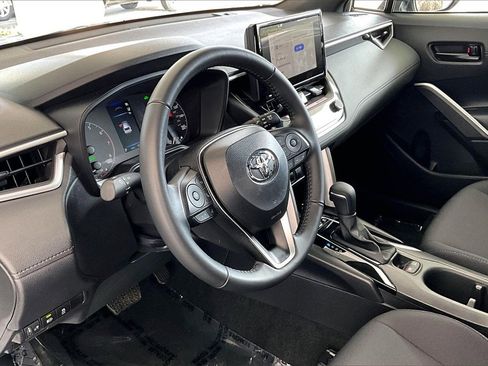Certified 2025 Toyota Corolla Cross AWD Hybrid image 17