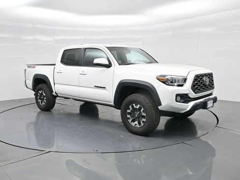Used 2023 Toyota Tacoma TRD Off-Road AWD/4WD image 18