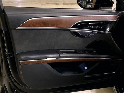 Used 2021 Audi A8 L 3.0T w/ Luxury Package image 20