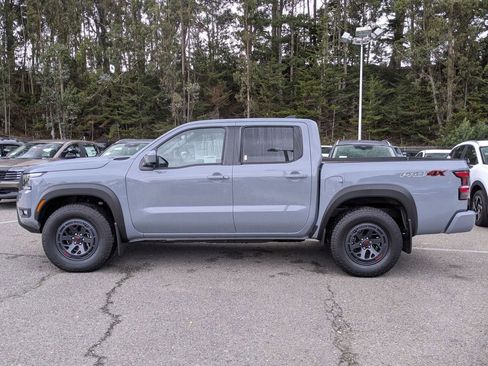 New 2025 Nissan Frontier PRO-4X w/ Pro Convenience Package image 8