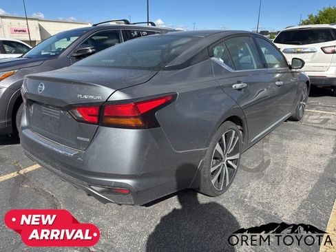 Used 2019 Nissan Altima 2.0 Platinum FWD image 2