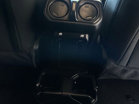 Used 2022 Jeep Wrangler Unlimited Sport image 31