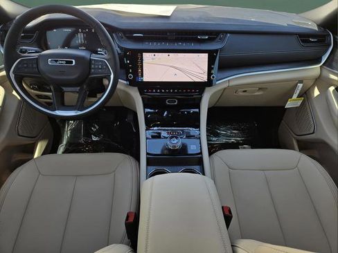 New 2026 Jeep Grand Cherokee Limited RWD image 25