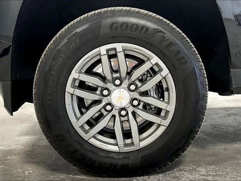 Used 2024 Chevrolet Colorado LT w/ LT Convenience Package II image 11