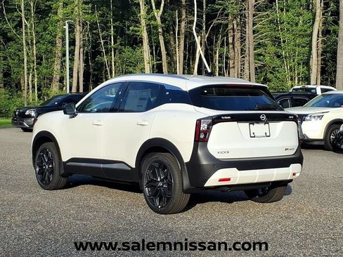New 2026 Nissan Kicks SR w/ SR Premium Package AWD/4WD image 4