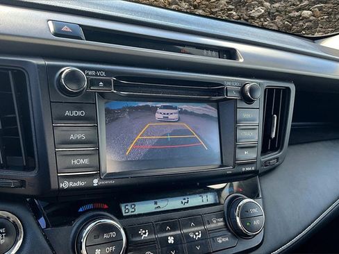 Used 2018 Toyota RAV4 XLE image 18