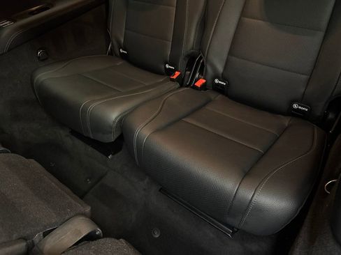 Used 2025 Mercedes-Benz GLS 450 4MATIC image 38