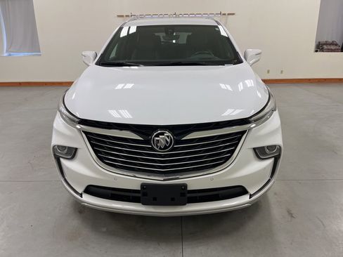 Used 2024 Buick Enclave Premium image 3
