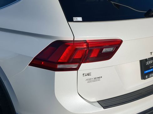 Used 2023 Volkswagen Tiguan SE image 12