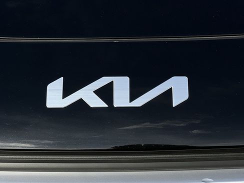 New 2026 Kia Niro LX FWD image 12