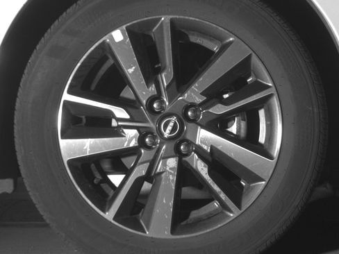 Used 2025 Nissan Versa SV image 10