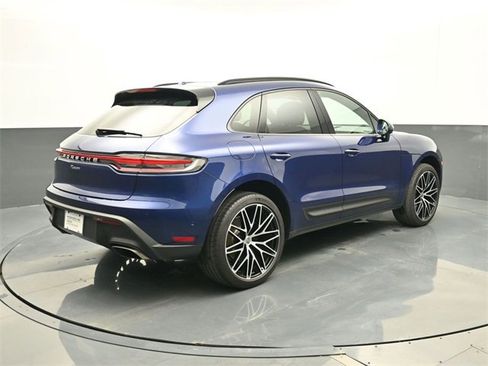 Used 2024 Porsche Macan image 23