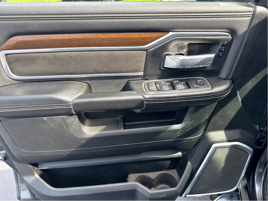 Used 2022 RAM 3500 Laramie AWD/4WD image 11