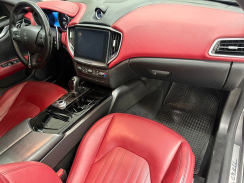 Used 2018 Maserati Ghibli S GranLusso image 31