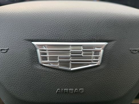 New 2026 Cadillac Optiq Luxury 2 image 37