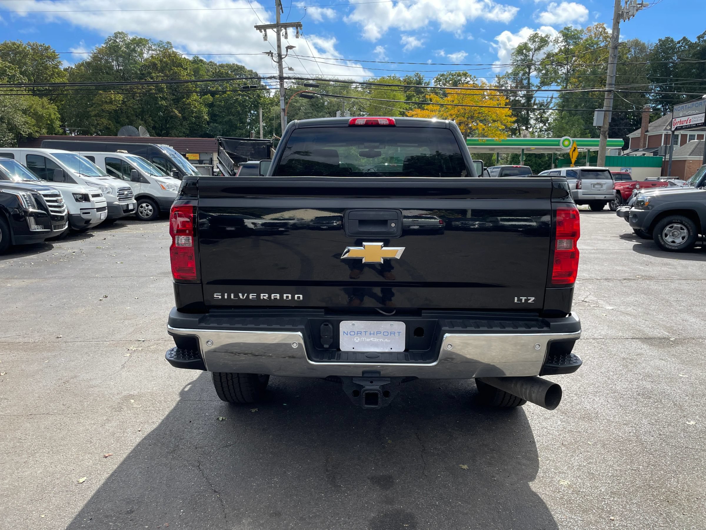 Used 2015 Chevrolet Silverado 2500 LTZ w/ LTZ Plus Package AWD/4WD image 4
