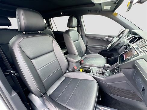 Used 2021 Volkswagen Tiguan SE R-Line image 27