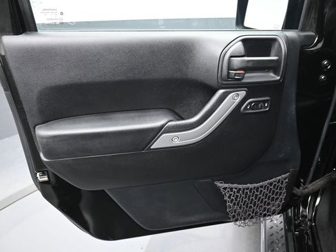 Used 2016 Jeep Wrangler Unlimited Sahara w/ Mopar Chrome Edition Group image 10