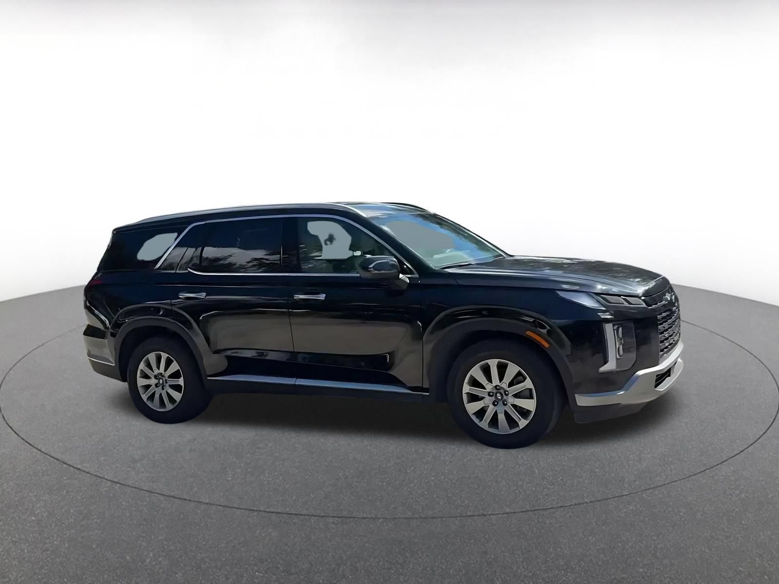 Used 2025 Hyundai Palisade SEL FWD image 2