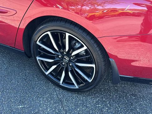 Used 2023 Honda Accord Touring image 9