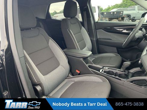 Used 2025 Chevrolet TrailBlazer LT AWD/4WD image 24